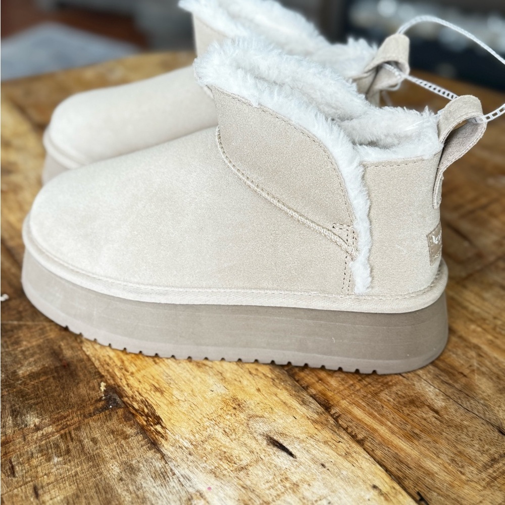 NEW Koolaburra Tan Winter Boots with Plush Lining - Picture 8 of 8